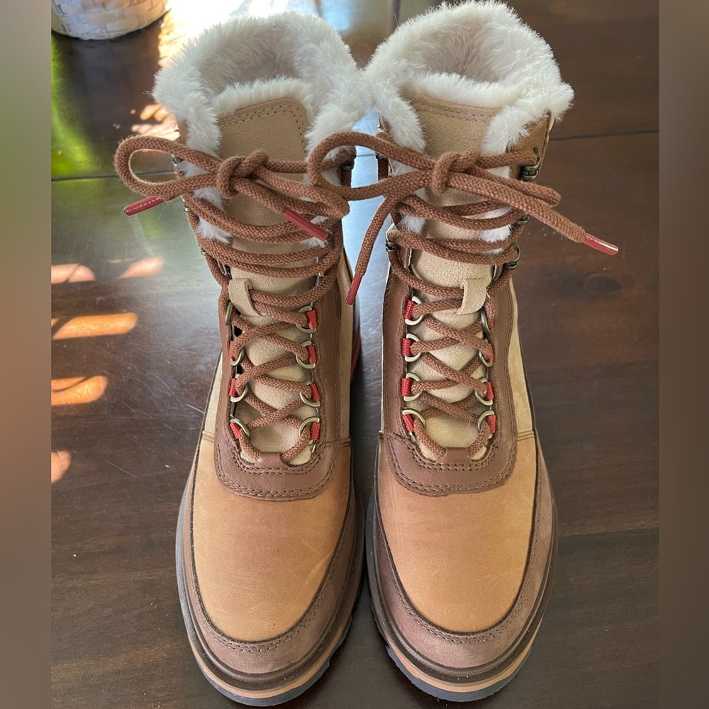 Woman’s SOREL Winter Boots